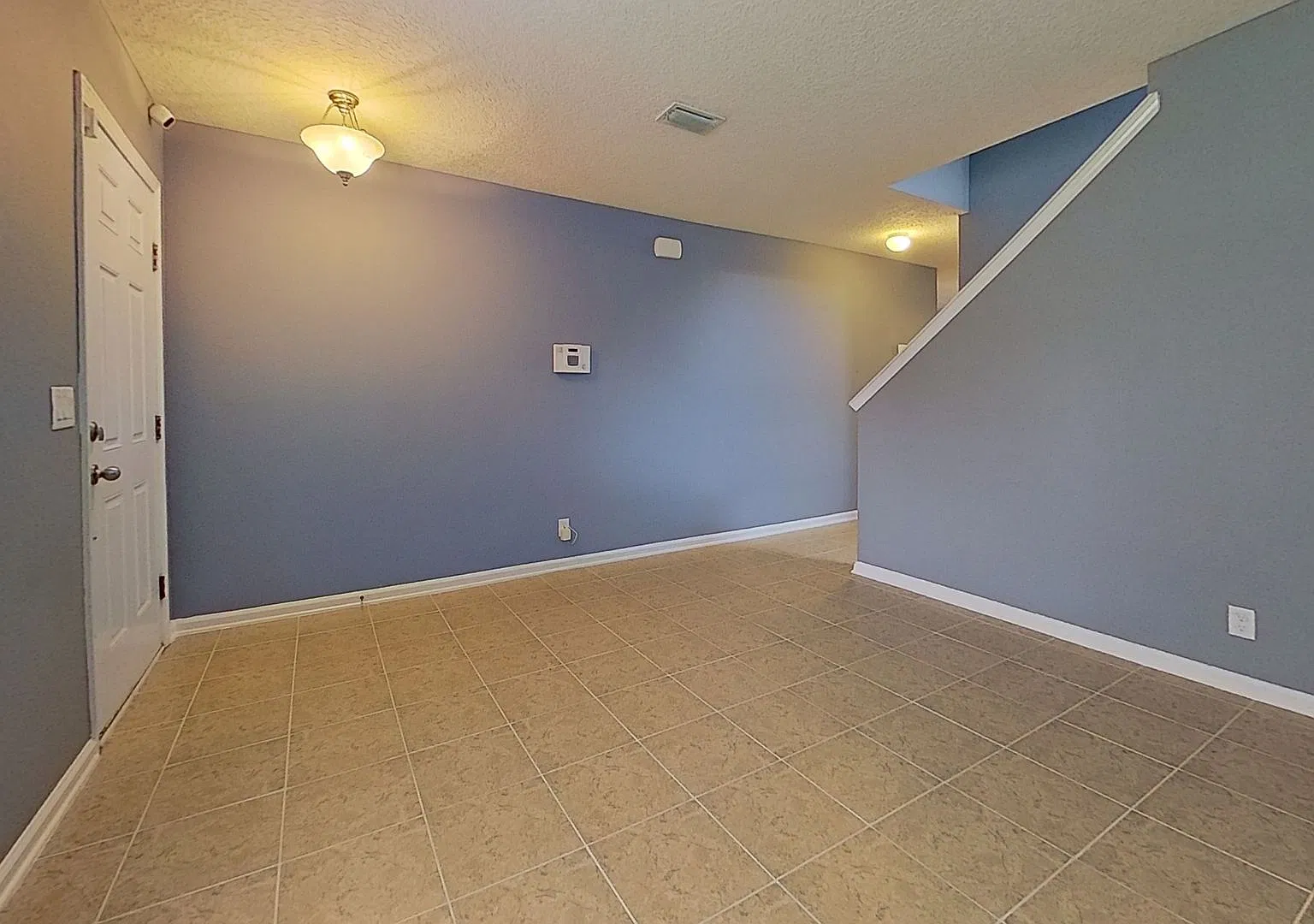 Beautiful 4 Bedroom Home in Panther Creek! — Photo 3