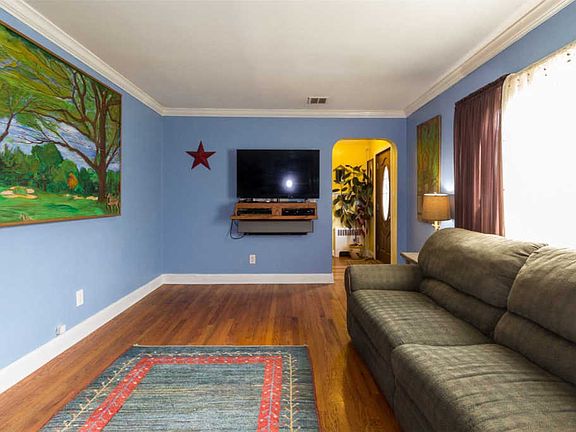 3rd image of 535 Bedell Ter