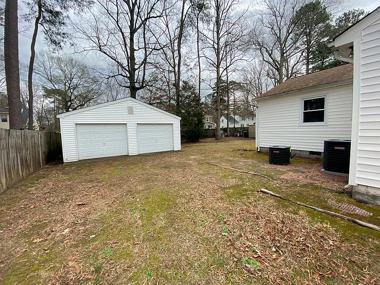218 Mona Dr — Photo 35