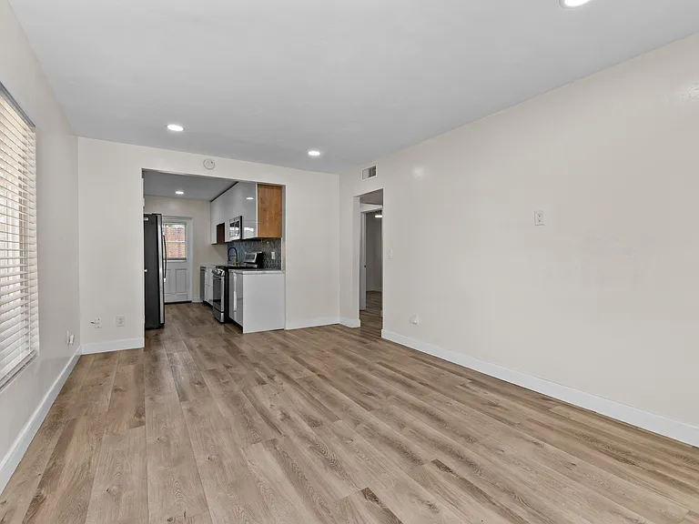 2918 Dickens St #2918 — Photo 4