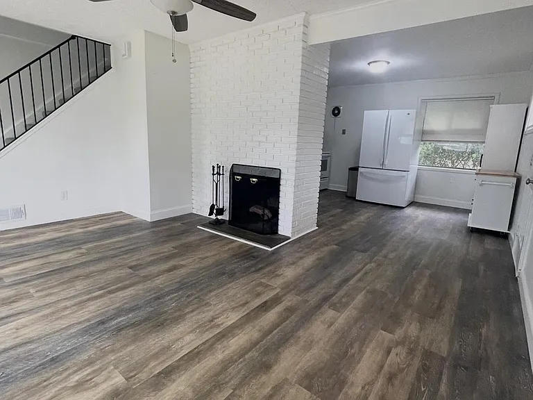 5700 Stillwell Rd — Photo 5