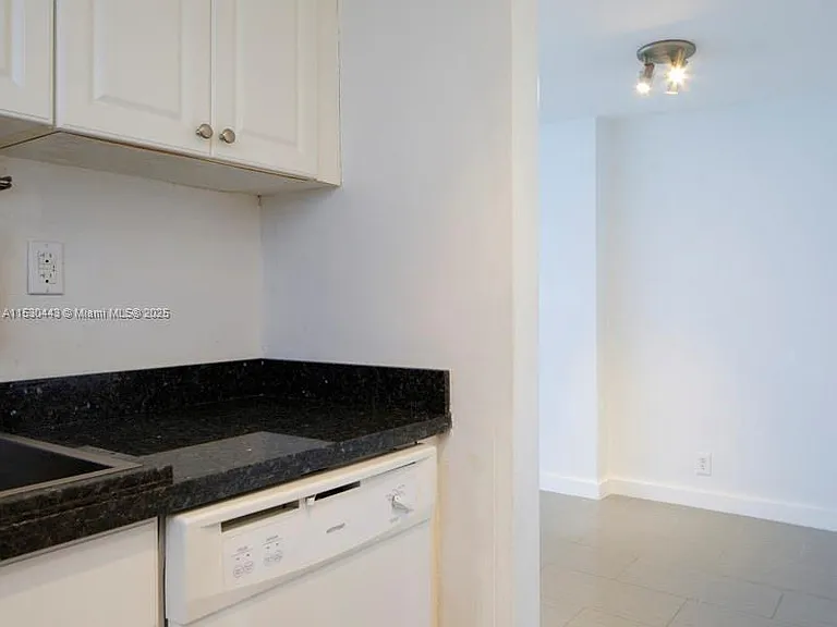 1200 West Ave #202 — Photo 12