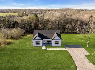 1738 Columbia Rd, Dickson, TN 37055