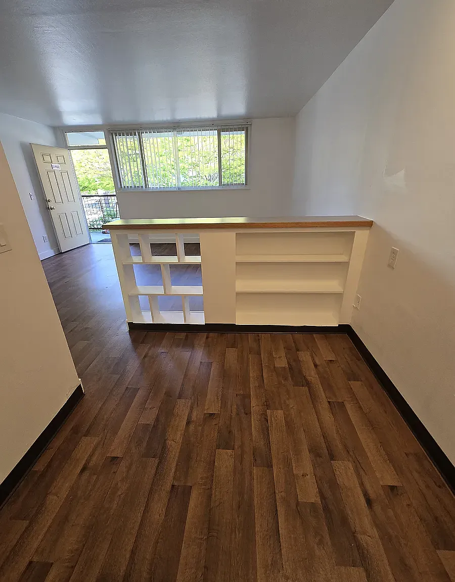 801 E Harrison St — Photo 3