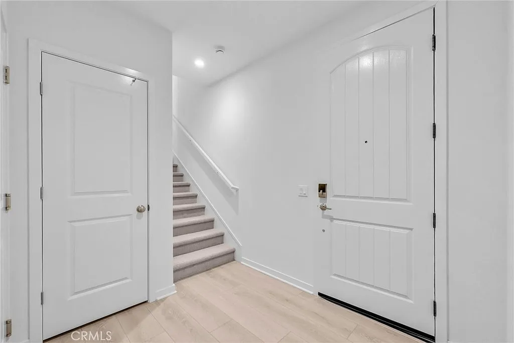 2 bed, 1174 sqft, $4,000 — Photo 3