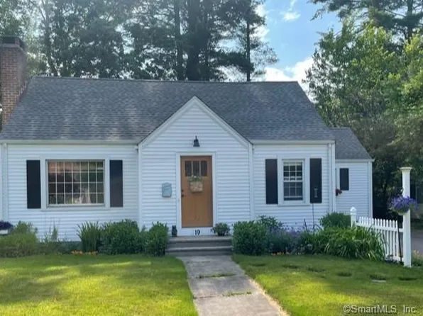 19 Farnham Road, West Hartford, CT 06119