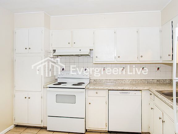 3rd image of 3412 Mimosa Ln NW