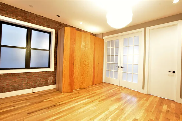 Rented by Clove Realty LLC | media 2