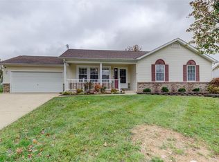 1015 Huntington Dr, Troy, MO 63379