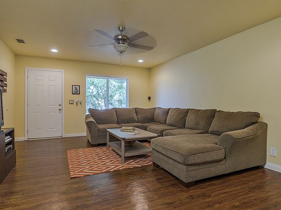 3rd image of 3348 42nd St