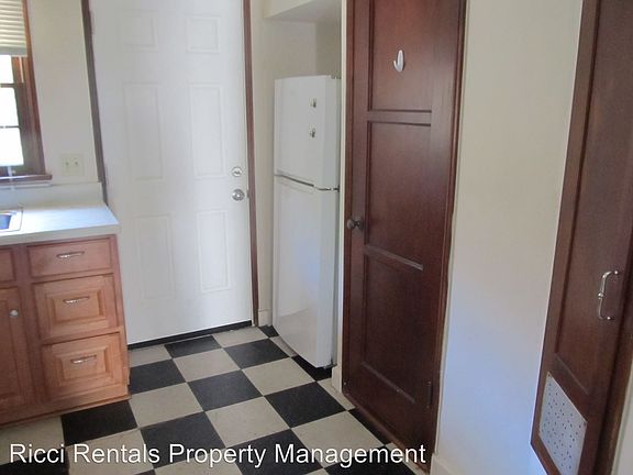 4th image of 262 N Grand B Studio