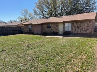 6429 Meadowlark Ln E, Watauga, TX 76148
