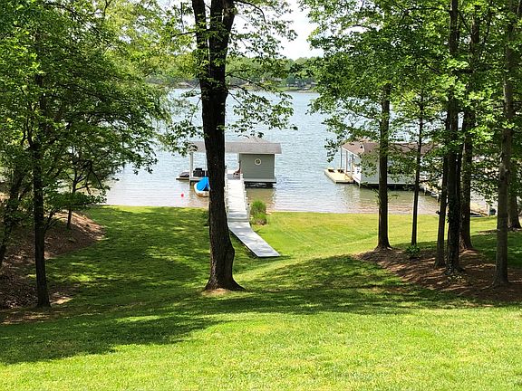 4th image of 385 Cross Harbour Dr