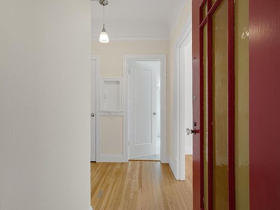 2nd image of 1539 Greenwich St #5