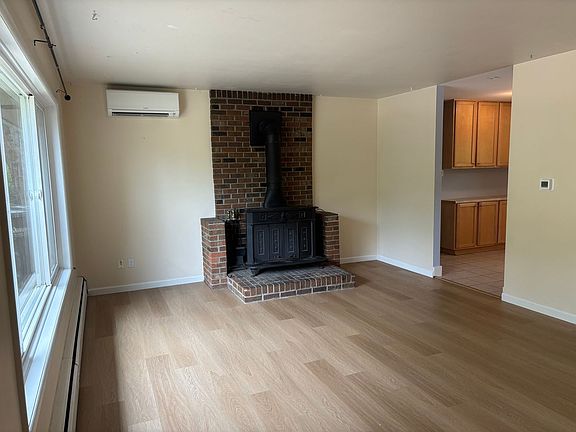 4th image of 345 S 44th St