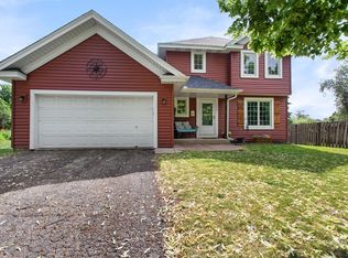 864 Winterberry Ct, Woodbury, MN 55125