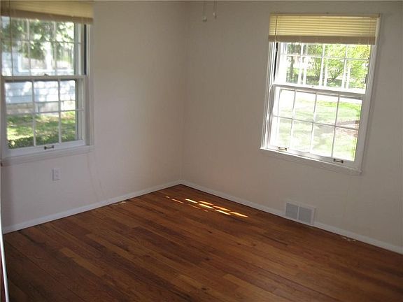 5th image of 712 Linden Ave