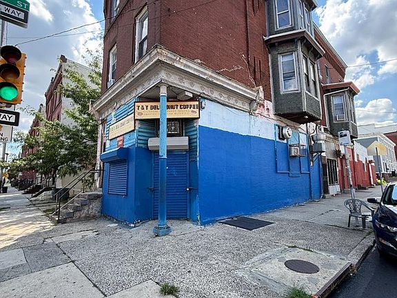 2nd image of 1542 Diamond St