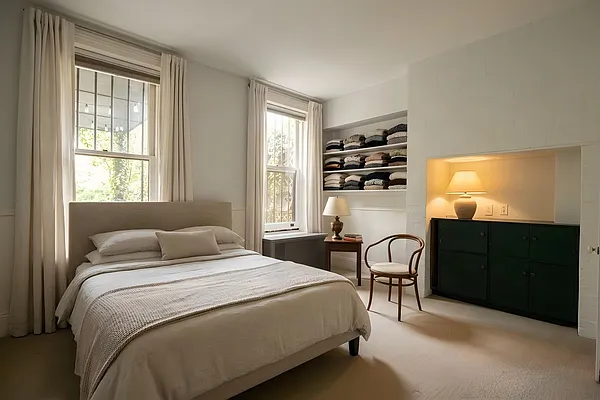 Bedroom, photo 1