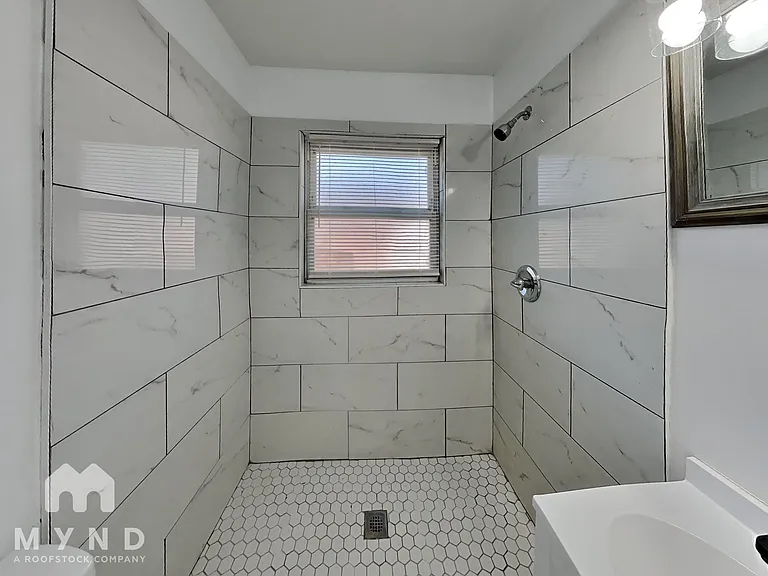1429 Vesta Ave #LEFT A — Photo 10