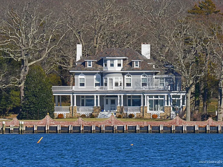 Harbor Ln — Photo 1