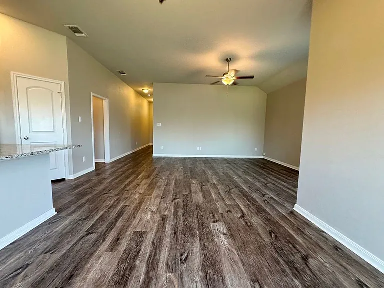 1908 Delano Dr — Photo 5