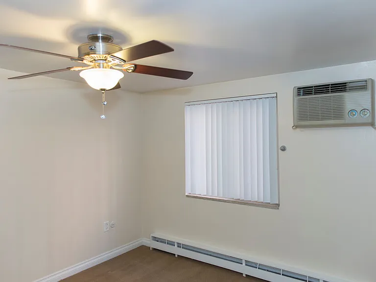 222 Logan — Photo 32