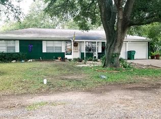 1701 Lynn St, El Campo, TX 77437