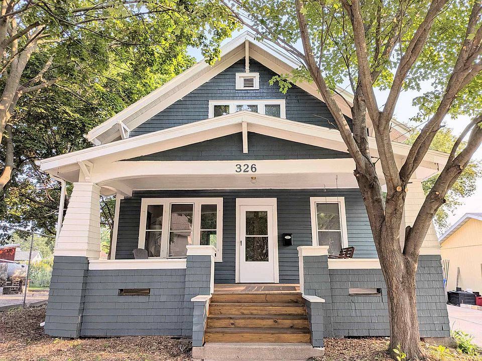 1st image of 326 E Summer St