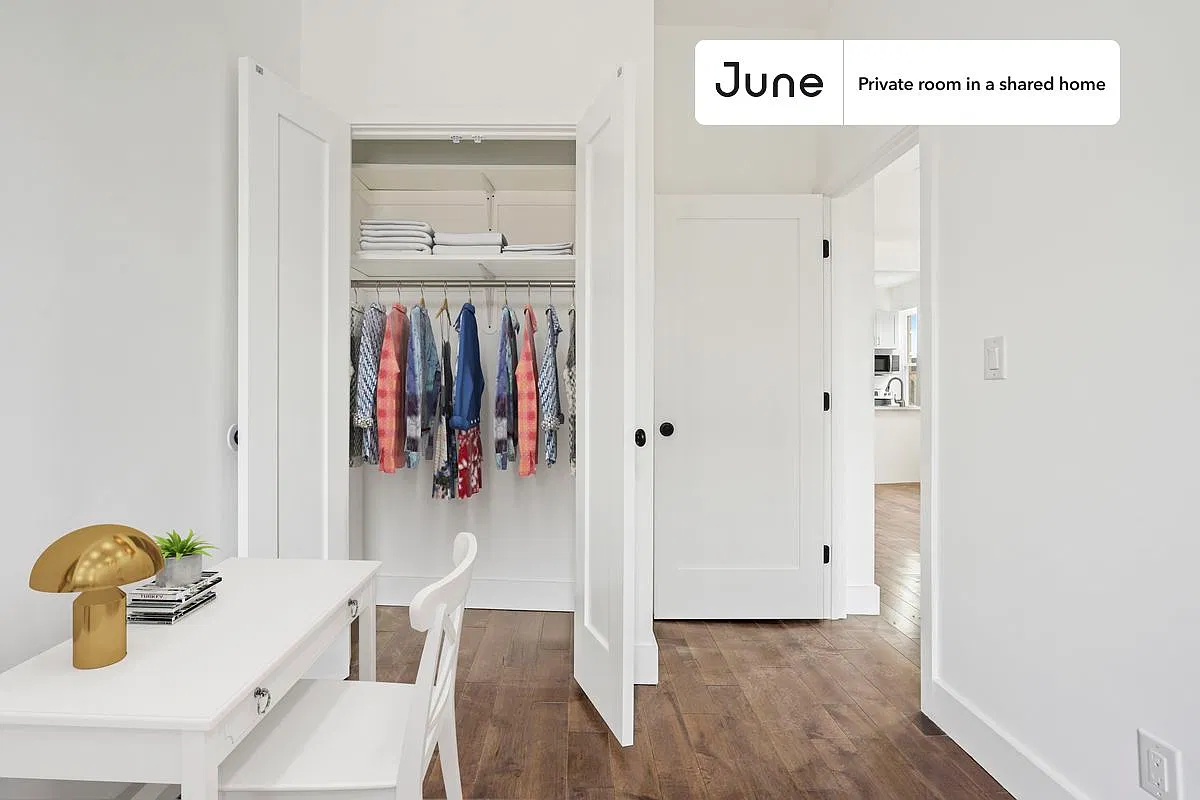 Full bedroom in 4 bed/1 bath home in Prospect Lefferts Gardens #379 C — Photo 2