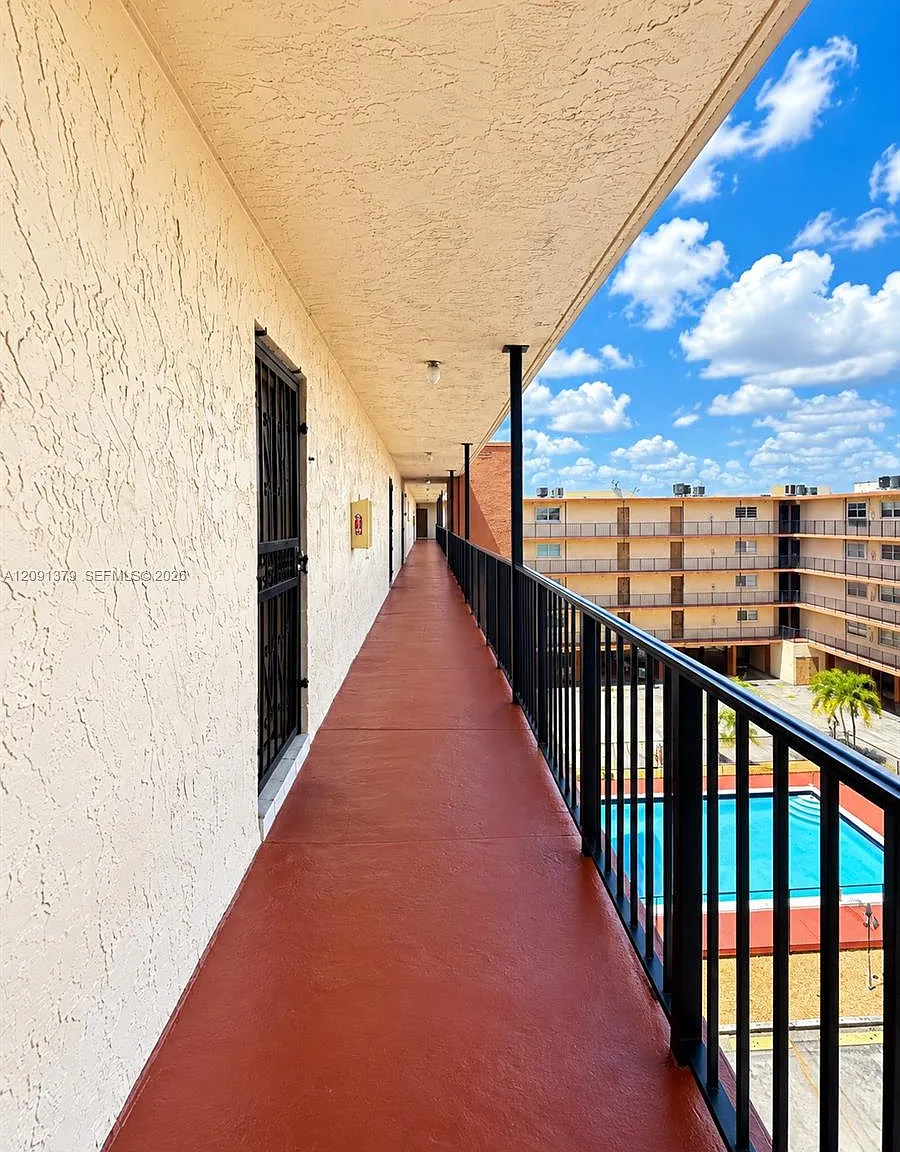 Boheme Condo — Photo 4