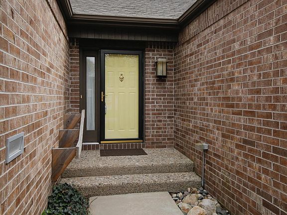 4040 Lake Forest Lane-105