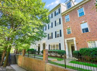 8043 Gatehouse Rd #14, Falls Church, VA 22042