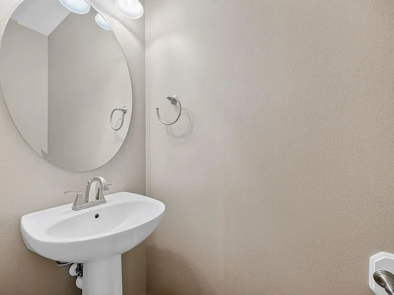 2548 Park Pl — Photo 7