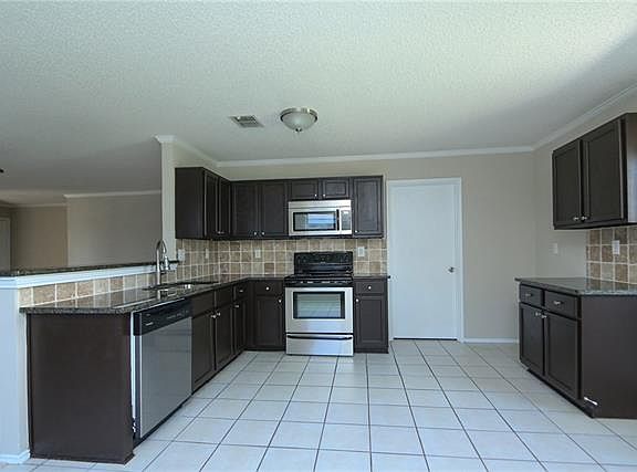 5th image of 8760 Stonebriar Ln
