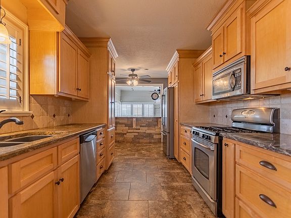5th image of 1920 N Alleghaney Ave