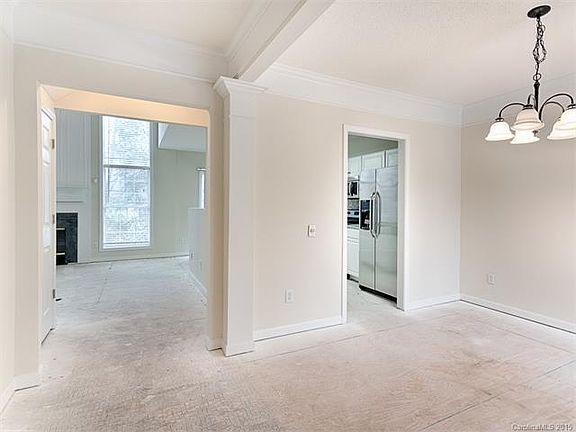 2nd image of 5901 Hornbeam Ct