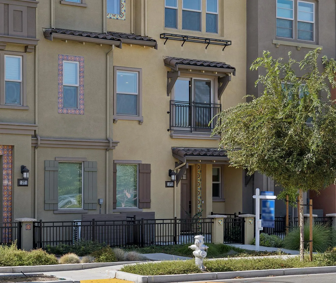 3 bed, 1471 sqft, $7,950 — Photo 4