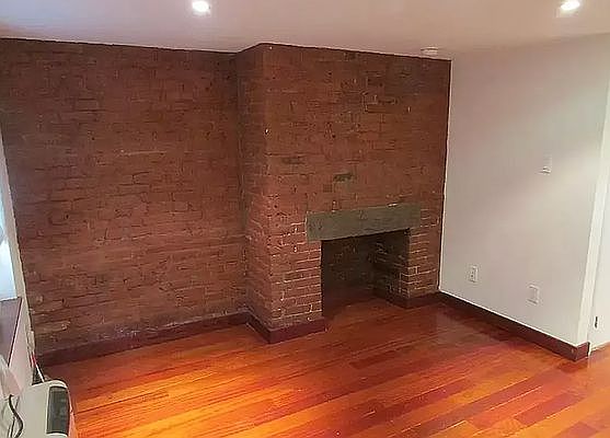 2nd image of 338 E 11th St APT 4W