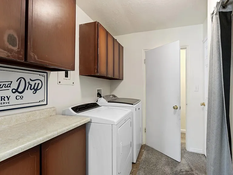 770 W 220 N #A — Photo 19