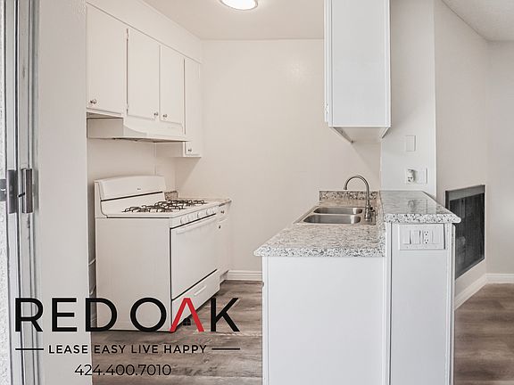 4th image of 8430 Cedros Ave #106