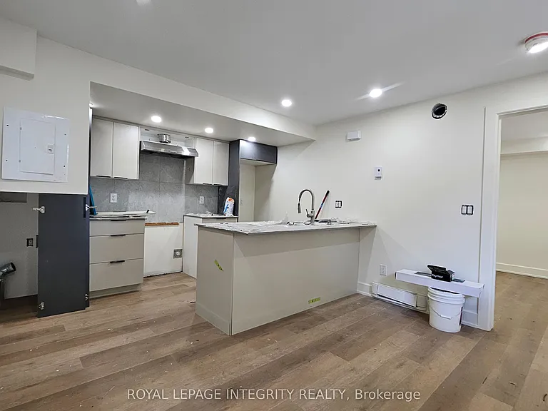 374 Berkley Ave #B — Photo 6