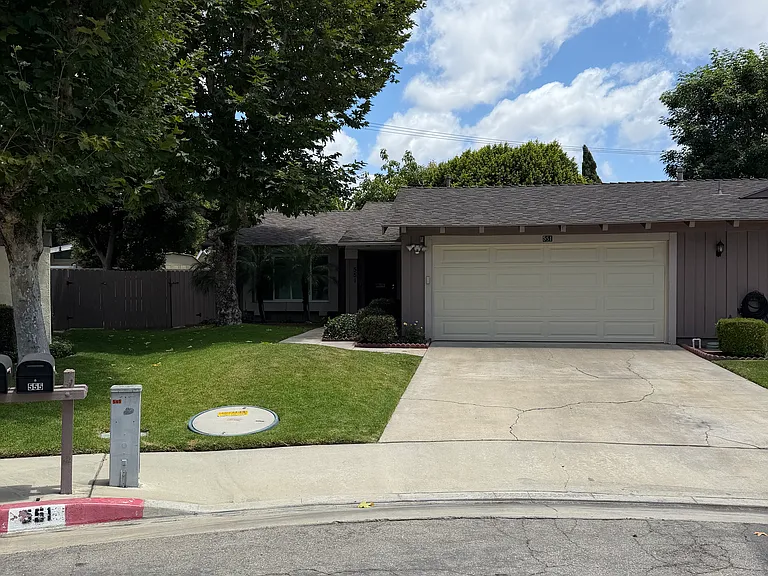 551 S Silktree Cir — Photo 1
