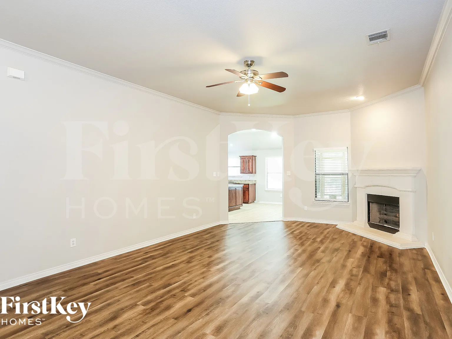3 bed, 2.0 bath, 1670 sqft, $1,960 — Photo 2