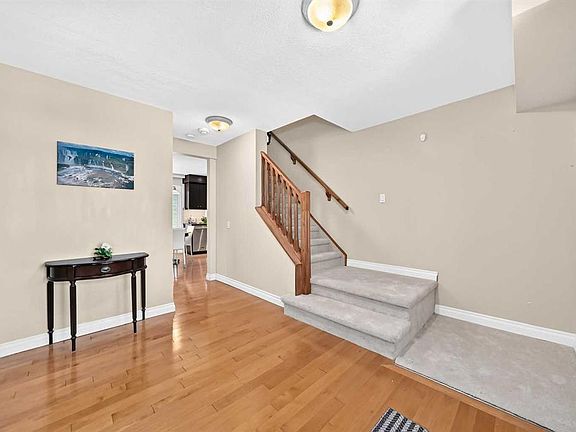 3rd image of 316 W Parkland Way SE