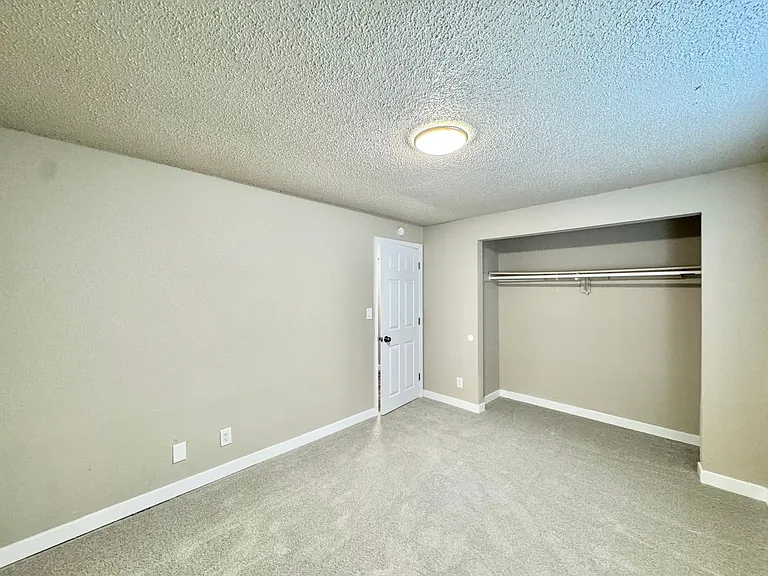 351 Gahart Dr #D — Photo 16