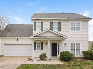 2811 Cougar Hill Ct, Charlotte, NC 28216