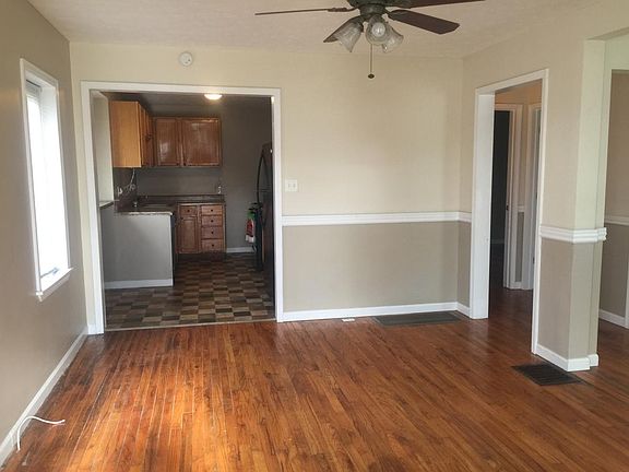 3rd image of 4606 Young Ave