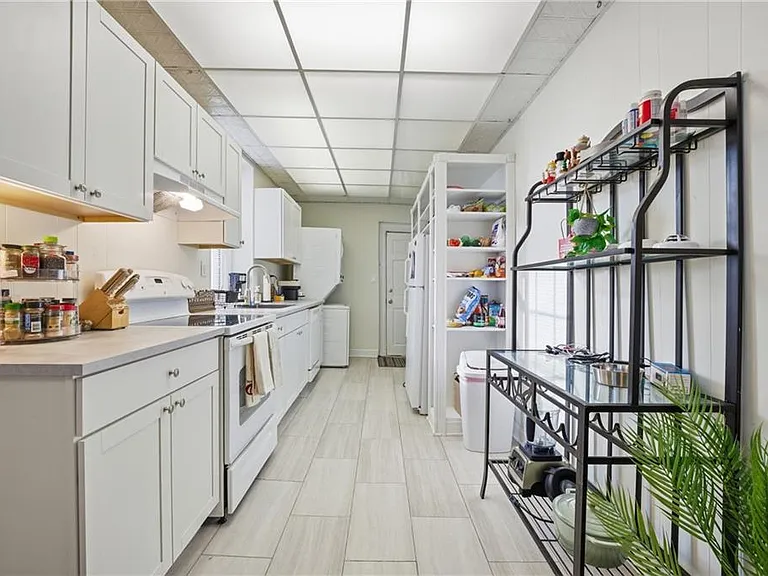 1015 Colonial Ave #4 — Photo 1