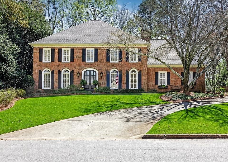 1st image of 310 Cameron Ridge Dr NW